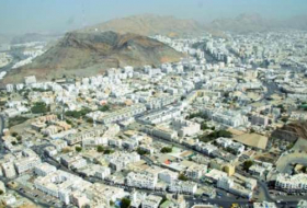 تعديل بند الراتب في شروط استخراج تأشيرة الالتحاق العائلي للأجانب من 600 ريال إلى 300 ريال عماني