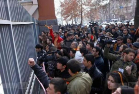 احتجاج الطلاب يستمر  في أرمينيا