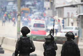 إصابة 8 فلسطينيين خلال اعتقال الجيش الإسرائيلي لشاب بذريعة قتله جنديا في الضفة