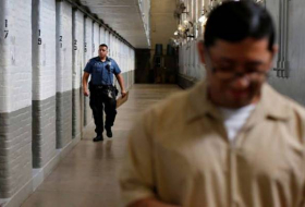 السجناء في الولايات المتحدة يسرقون حراسهم