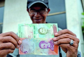 فنزويلا تخفض قيمة عملتها بنسبة 96% بعد بدء تداول الأوراق النقدية الجديدة