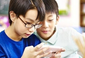 الصين تقلص عدد ألعاب الفيديو الجديدة وزمن ممارستها لحماية نظر الأطفال