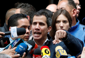 غوايدو يكشف عن مفاوضات سرية مع الجيش الفنزويلي لعزل مادورو