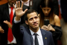 فنزويلا: تعليق طرد الدبلوماسيين الأمريكيين