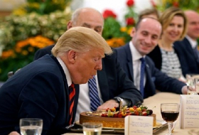ترامب ينظم مأدبة وجبات سريعة بالبيت الأبيض