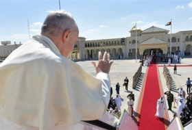 البابا يأمل أن تعزز زيارته للمنطقة العربية العلاقات الإسلامية المسيحية