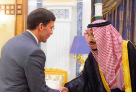 تفاصيل لقاء الملك سلمان ووزير الدفاع الأمريكي في الرياض