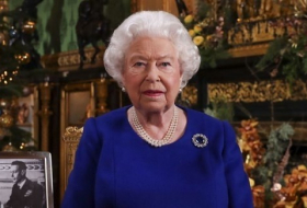 ملكة بريطانيا تعترف بأنها شهدت سنة 