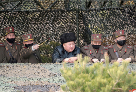 زعيم كوريا الشمالية يتحدى 