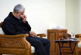 فيديو ينشر لأول مرة منذ 15 عاما... قاسم سليماني ورئيس برلمان إيران يبكيان بحرقة