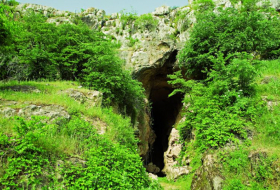 إحضار المكتشفات الأثرية في كهف أزوخ إلى باكو