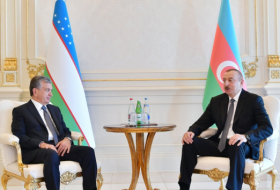   رئيس أوزبكستان يتصل مع إلهام علييفش  
