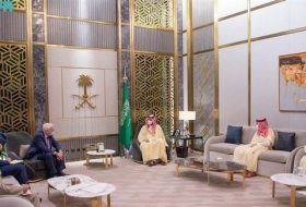 ولي العهد السعودي يلتقي مبعوث رئيس وزراء بريطانيا للخليج