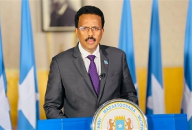 الرئيس الصومالي يرضخ للضغوط ويقرر عدم تمديد فترته