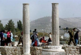 مستوطنون يقتحمون المنطقة الأثرية في سبسطية شمال نابلس