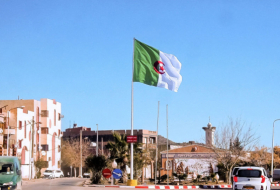 ليبيا تدعو الجزائر لإنشاء منطقة حرة بين البلدين
