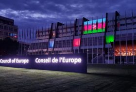 مبنى مجلس أوروبا يضيئ بألوان العلم الأذربيجاني