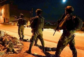الاحتلال يعتقل 10 فلسطينيين ويصادر عشرات آلاف الشواقل بالخليل
