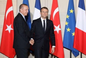ماكرون يعبر لإردوغان عن مخاوفه بسبب العملية التركية في عفرين بسوريا
