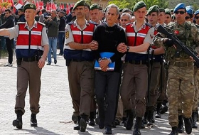 تركيا: احتجاز 70 ضابطاً للاشتباه في صلتهم بغولن