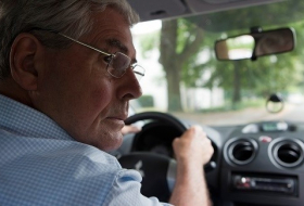 ما يجب مراعاته عند قيادة السيارة في الشيخوخة؟