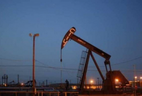 النفط يواصل صعوده مع تراجع المخزونات الأميركية