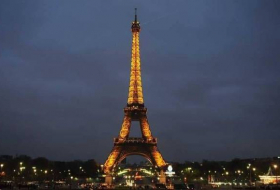إضراب باريس يغلق برج إيفل