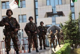 وزارة الدفاع الجزائرية تعلن تسليم 3 إرهابيين لأنفسهم جنوبي البلاد    