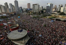 البرازيليون يخرجون إلى الشوارع في مسيرات ضخمة بسبب عودة المرشح بولسونارو