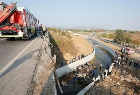 تركيا: مصرع 15 شخصاً بعد تحطم شاحنة تهريب مهاجرين