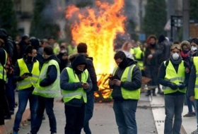 فرنسا: ماكرون يتوعد 