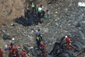 مقتل 48 شخصاً في تصادم حافلة وشاحنة في بيرو