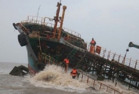 غرق سفينة شحن قبالة شنغهاي وفقد 10 من أفراد الطاقم