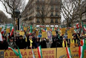 مظاهرة في باريس دعماً للاحتجاجات ضد النظام الإيراني
