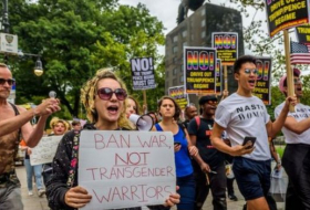 المحكمة العليا بأمريكا تصدق على سياسة ترامب بحظر خدمة المتحولين جنسيا في الجيش