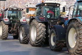 اليونان: مزارعون يقطعون الطرقات احتجاجاً على أسعار الوقود