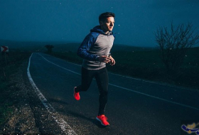 دراسة حديثة تنصح بالتوقف عن الركض الخفيف في الصباح الباكر