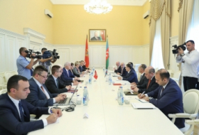 رئيس الوزراء يستقبل نظيره من الجبل الأسود