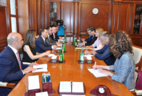    رئيس الوزراء يلتقي بزاخارييفا  