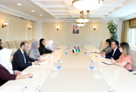  مناقشة التعاون مع دولة الإمارات العربية المتحدة 