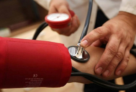 لماذا يرتفع ضغط الدم عند قياسه بالعيادة.. وماذا يعني ذلك؟