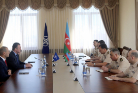   نجم الدين صادقوف يلتقي بقائد الناتو -   فيديو    
