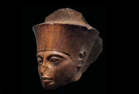 مصر تحاول إيقاف بيع رأس الفرعون الشهير بلندن.. وتعنت بريطاني