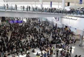 مطار هونغ كونغ يحصل على أمر قضائي يمنع المتظاهرين من تعطيل عمله