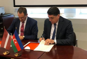   توقيع بروتوكول بين أذربيجان ولاتفيا  