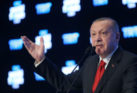 أردوغان يصل تونس للقاء قيس سعيد
 