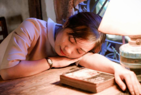 قلة النوم والخرف.. دراسة تكشف العلاقة