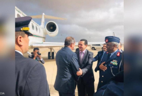 وزير الخارجية الجزائري يبحث مع حفتر الأزمة الليبية