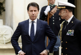 رئيس وزراء إيطاليا يعلن تعليق دوري كرة القدم في بلاده