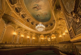 مسرح الشيخ خليفة بن زايد يتصدّر جهود استعادة الحياة الثقافية في باريس